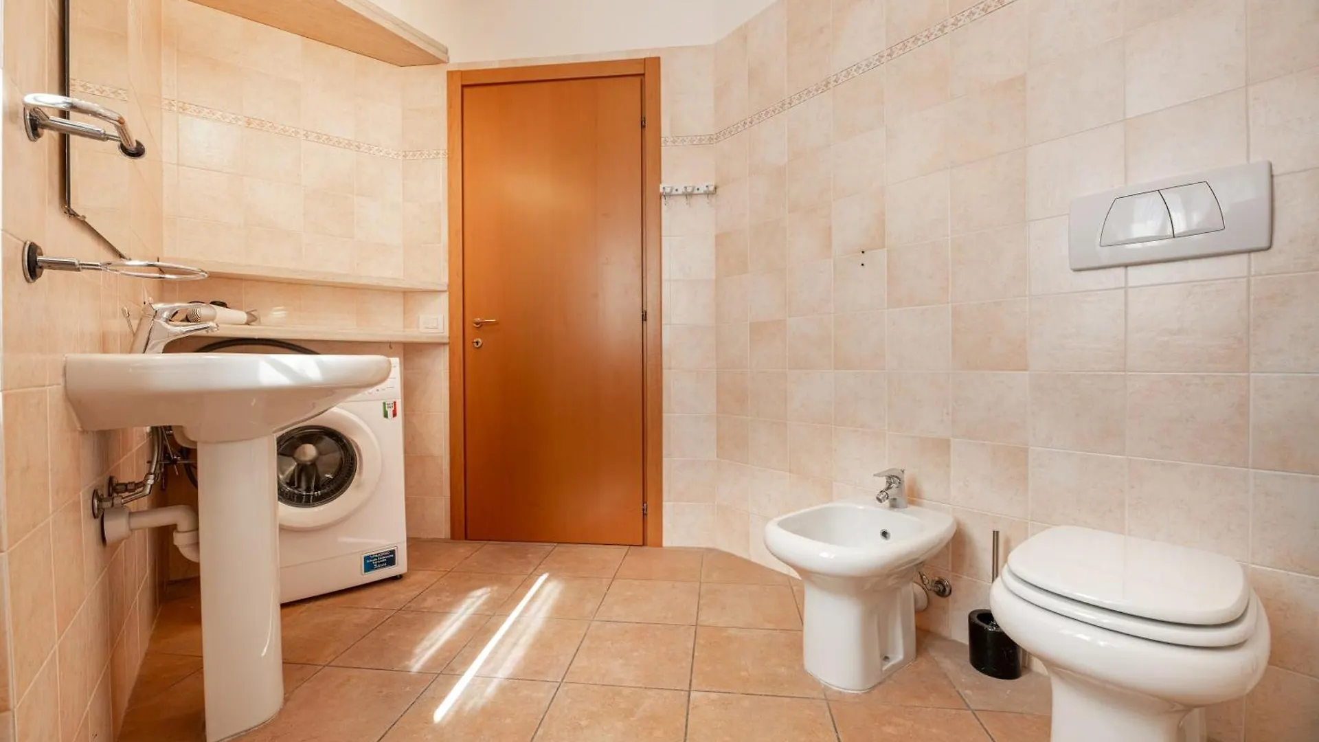 Varenna Lake View Apartments 0*,
